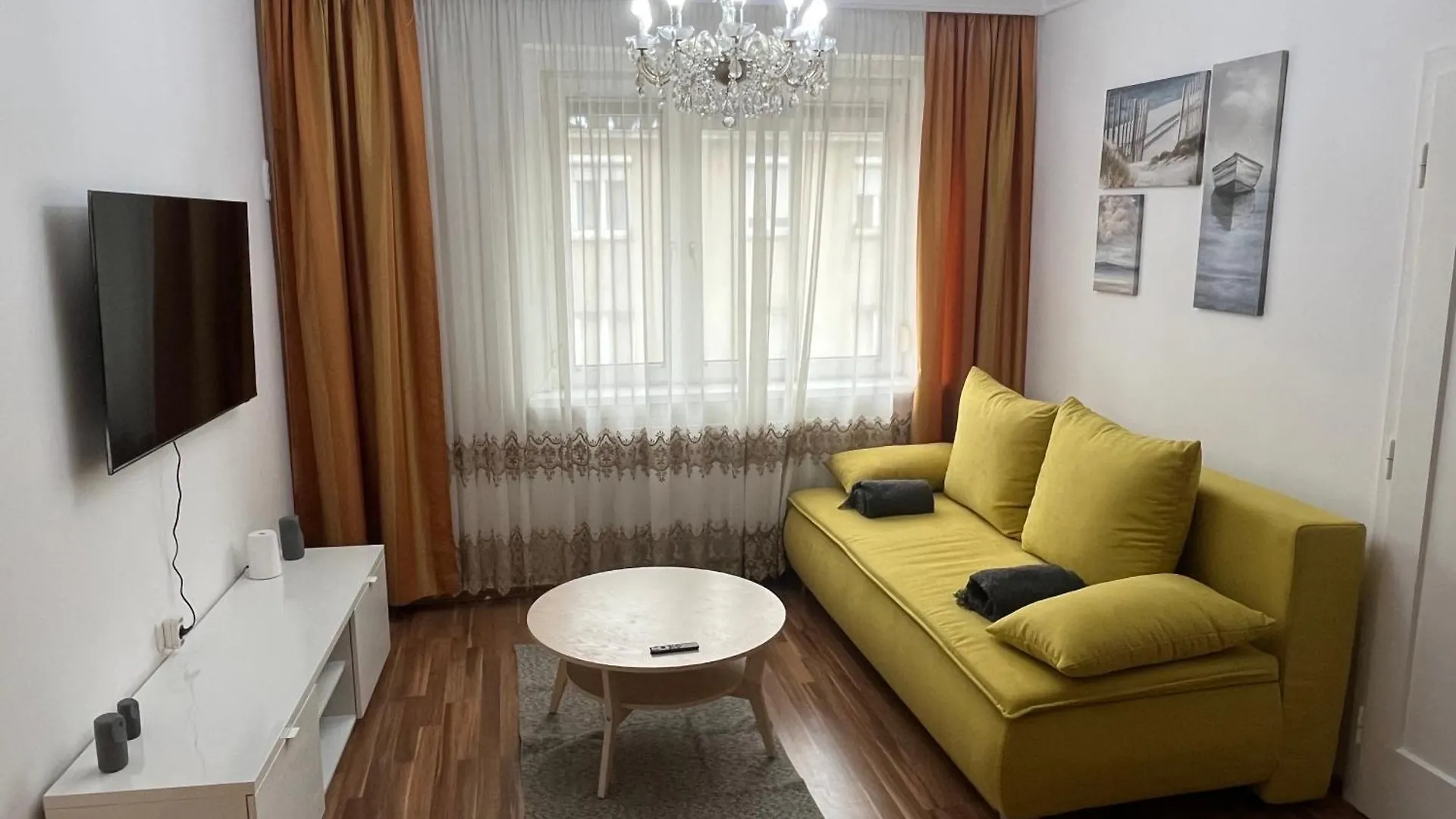 Elegant Viennese Apt 15 Min To City Center