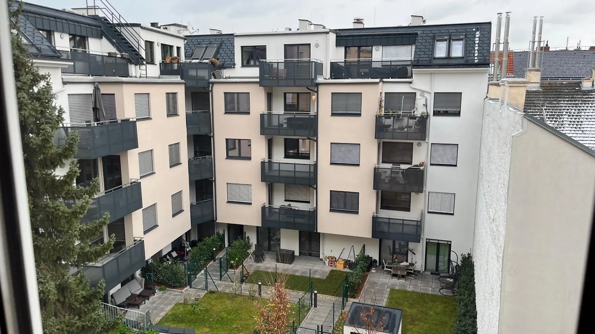 Elegant Viennese Apt 15 Min To City Center 아파트